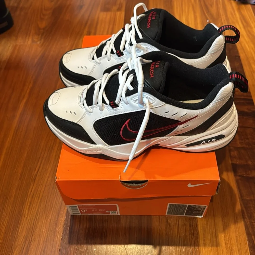 NWoB - Nike Air Monarch IV Men's Cross-Training Shoes Size 9.5 - Picture 4 of 8